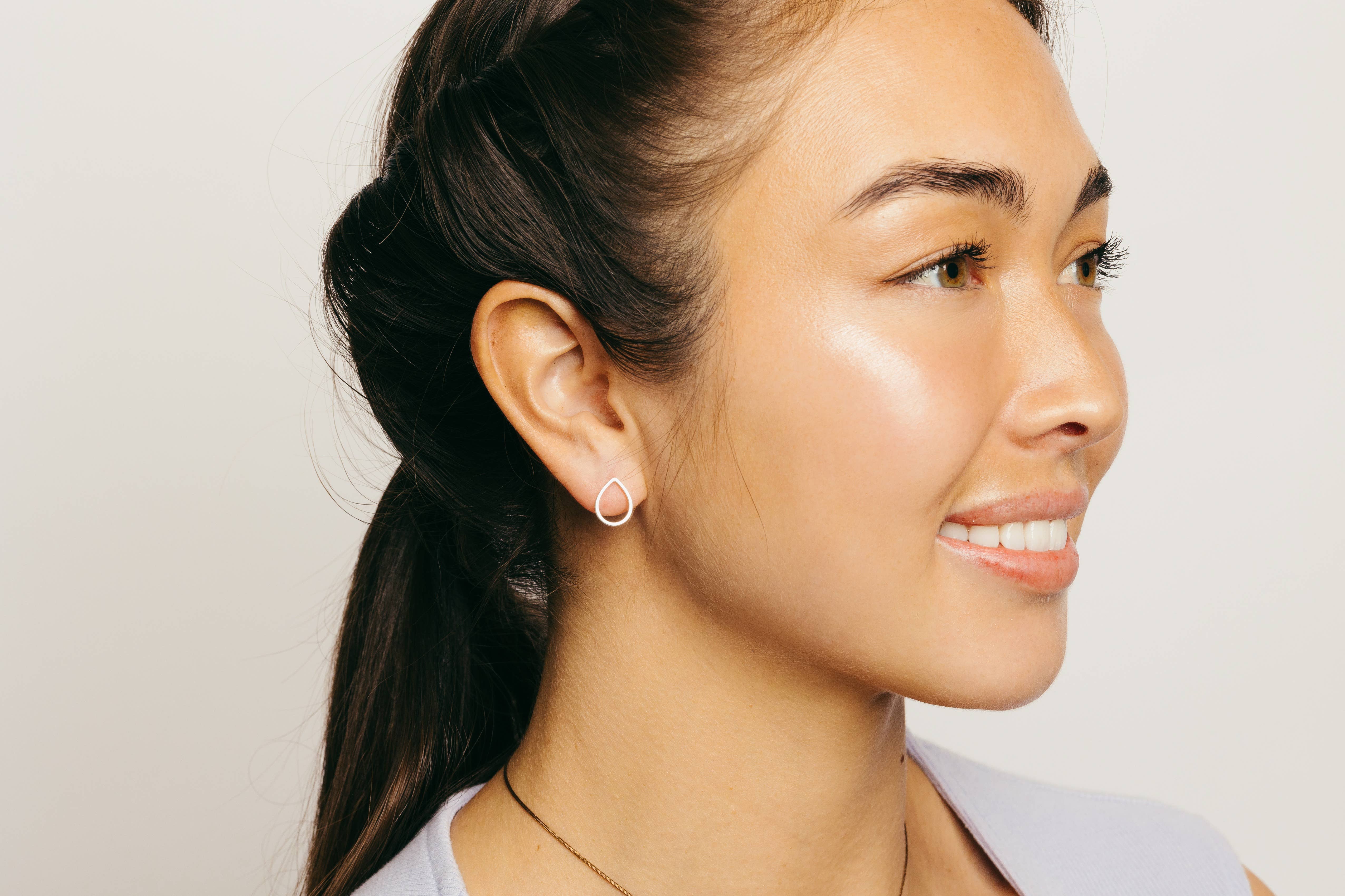 Bronwen Jewelry - Venta al por mayor Pendientes de botón/aretes de poste - Pendientes Ronja Post6