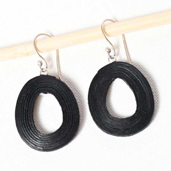 Orecchini Atalia in argento 925 per la vendita all'ingrosso da parte di One Kind Box