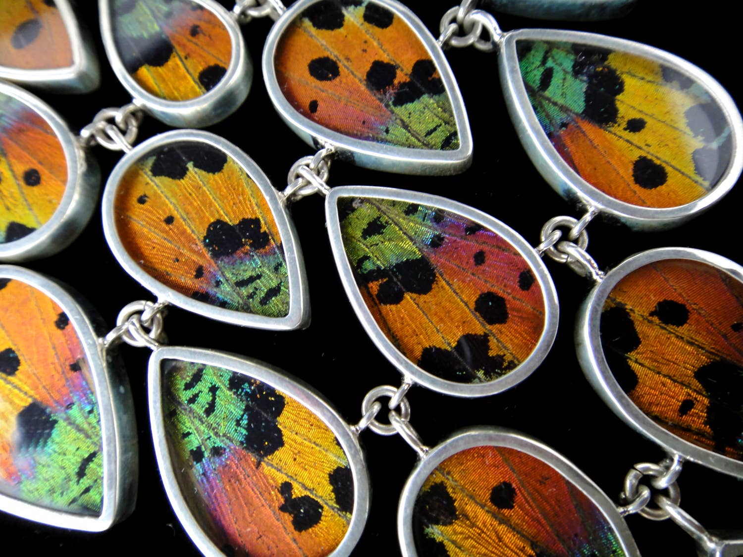 Tika - Wholesale Pendant/Charm Necklace - Large Sunset Necklace1