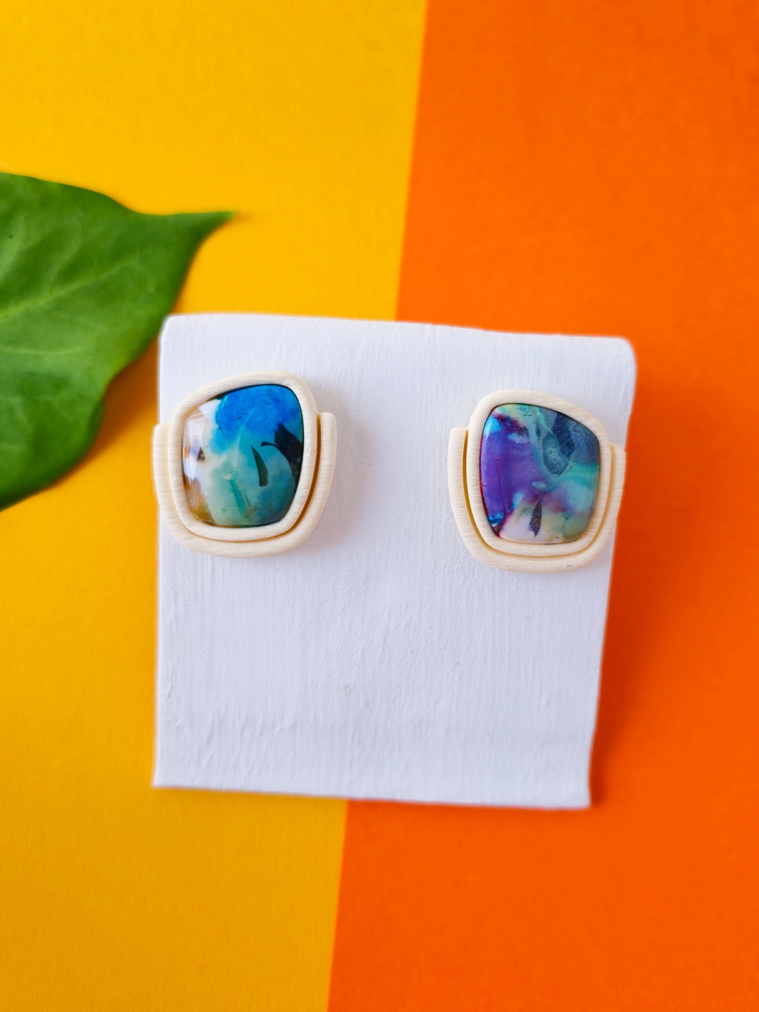 Linati Studio - Vendita all'ingrosso Orecchini a bottone - Orecchini a perno Asta multicolore e beige4