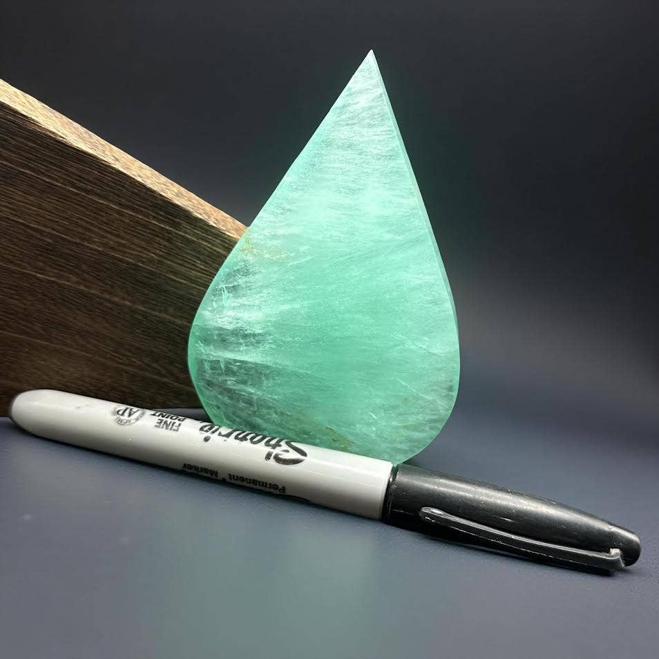 Crystal Deal· Wholesale – wholesale Spiritual stone/crystal – Mint Fluorite Standing Tear Drop 2