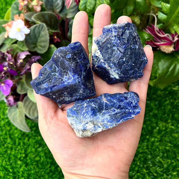 KayleeNYC – Engroshandel Spirituelle sten og krystaller – Engros Lot 2 lb Naturlig Sodalit Crystal Raw Dejlig kvalitet2