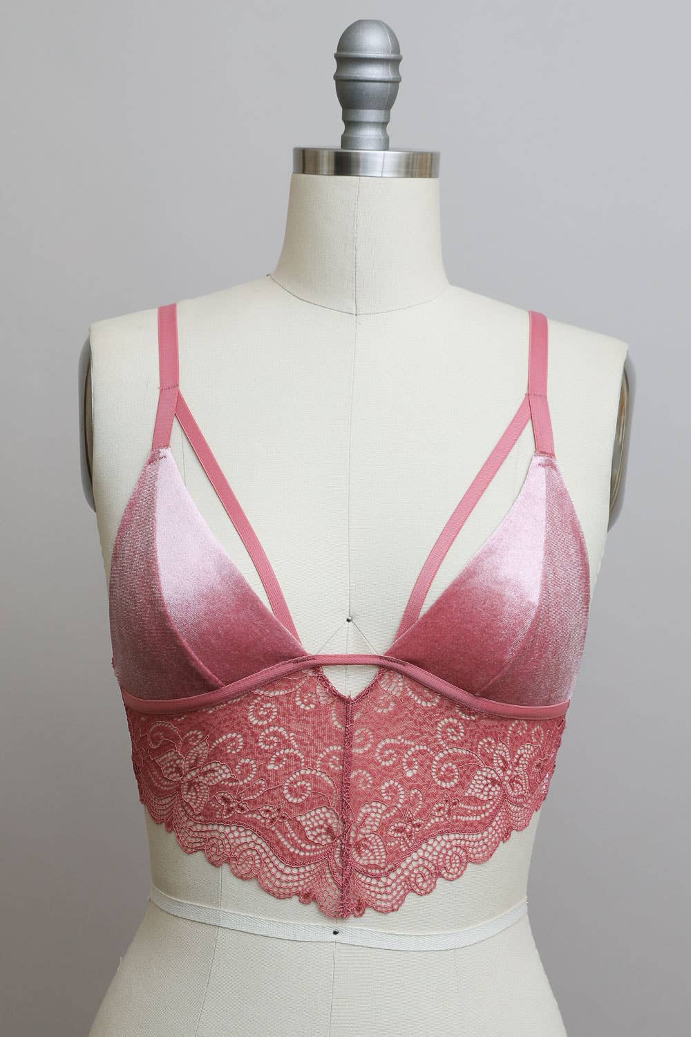 Leto Accessories - Vente Brassière – femme - Bralette à bretelles en dentelle de velours — Style luxueux, audacieux et féminin ✨8