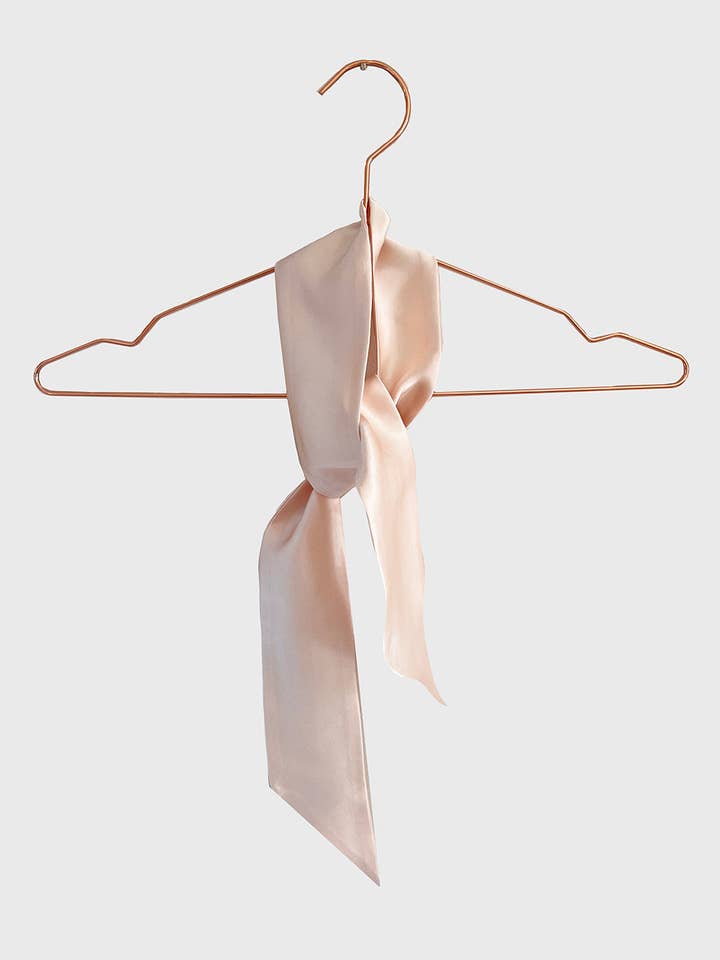 Blush Silk Bow for wholesale by Unleash Copenhagen
