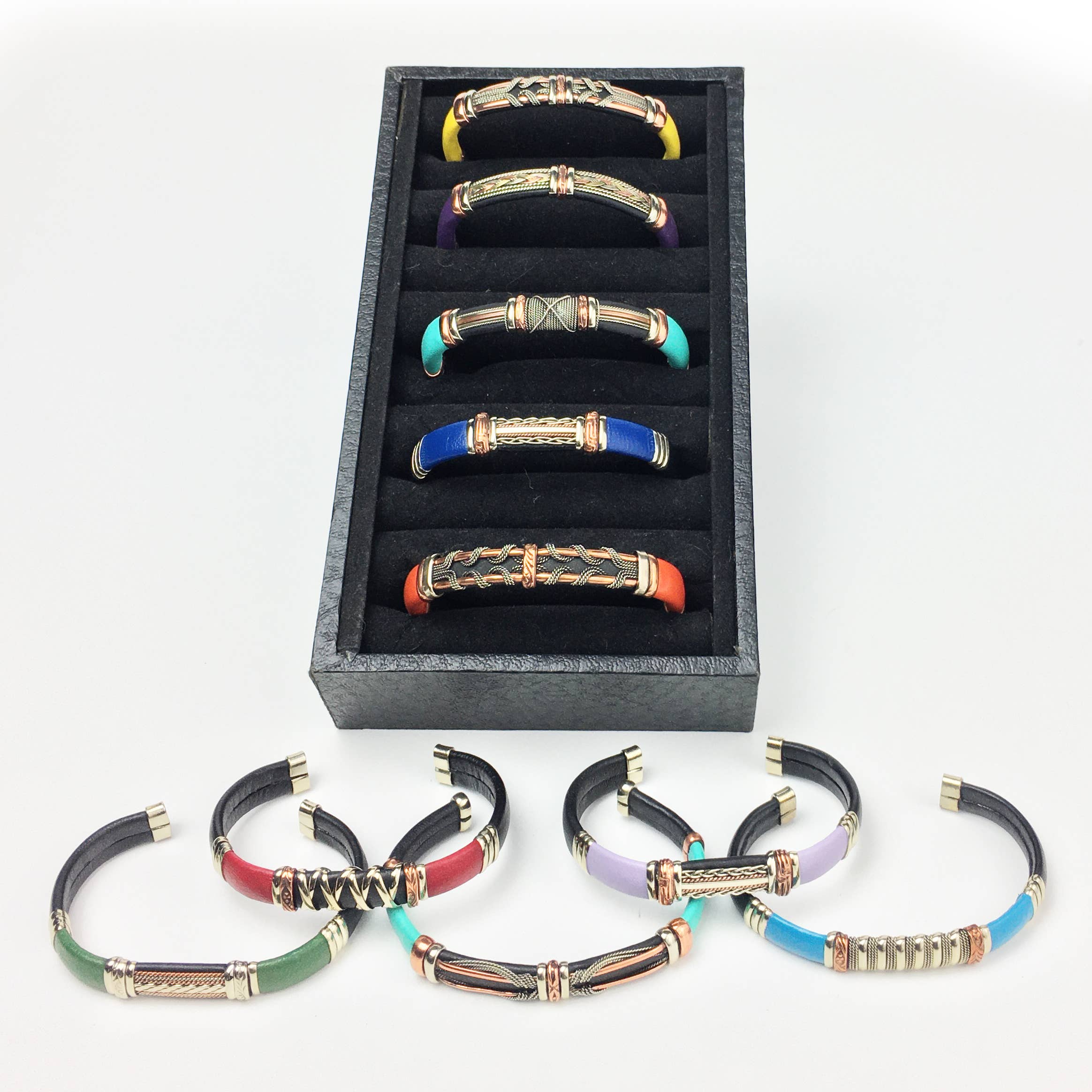 HPSilver, LLC - Vente Parures de bijoux - Bracelets en cuir Spring Mix, paquet de 1010