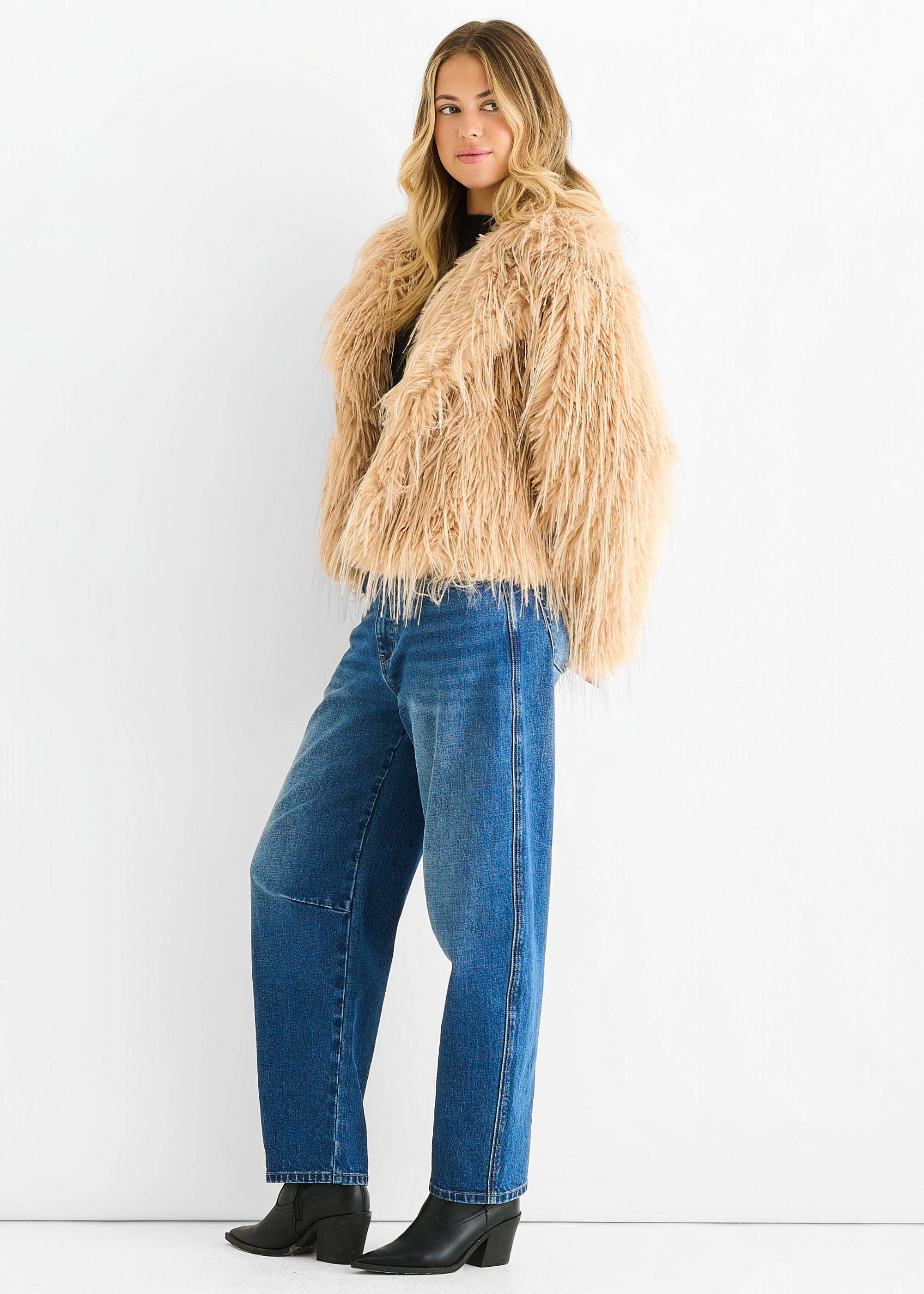 GINI LONDON – wholesale Jacket – Women's – Light Camel Plain Fringe Faux Fur Short Jacket2