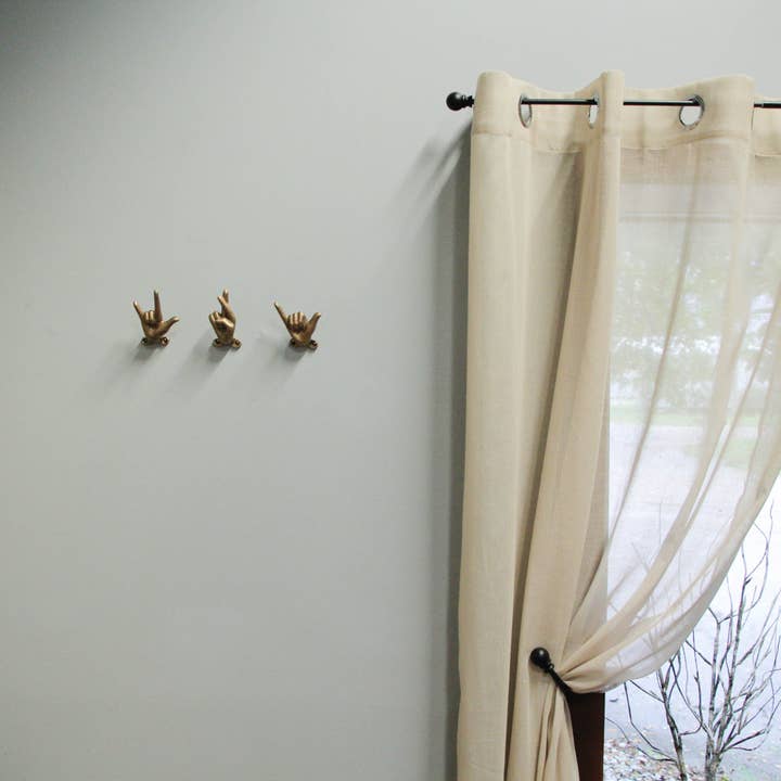 Zeckos – Gancho de parede por atacado – Conjunto de 3 ganchos de parede de gestos manuais em ferro fundido em ouro antigo6