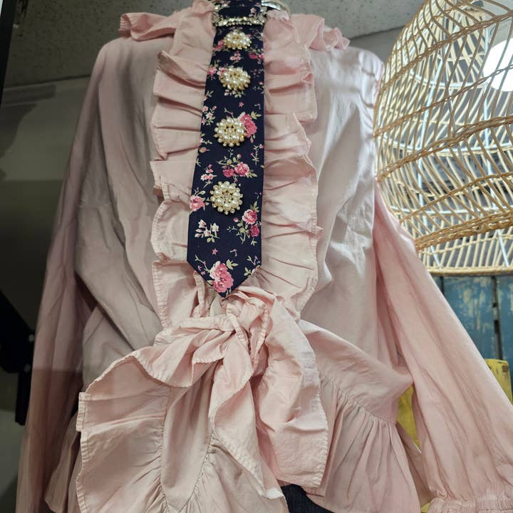 A Rare Bird Shop - Wholesale Button Down Shirt - Women's - Pink Cotton One Size Ruffle Shirt
