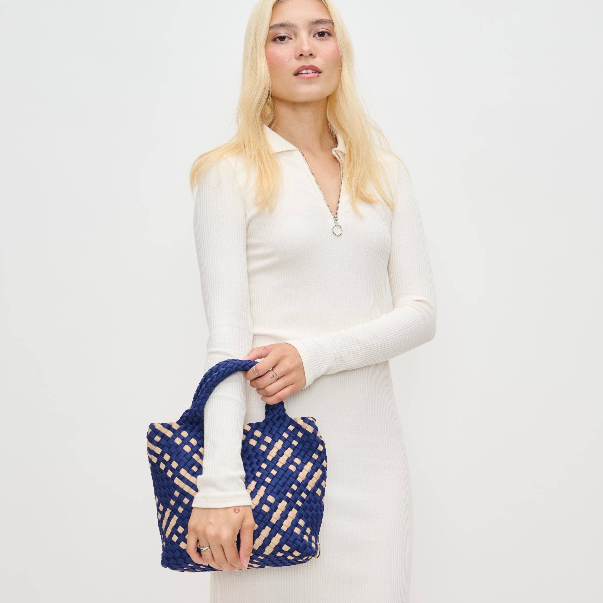 Sol and Selene - Vendita all'ingrosso Borsa a tracolla - Donna - Sky's The Limit Piccola Borsa a Tracolla in Neoprene Intrecciato98