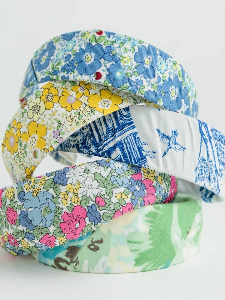 Assortiment de bandeaux en coton à motifs floraux pour la vente par Violet & Brooks