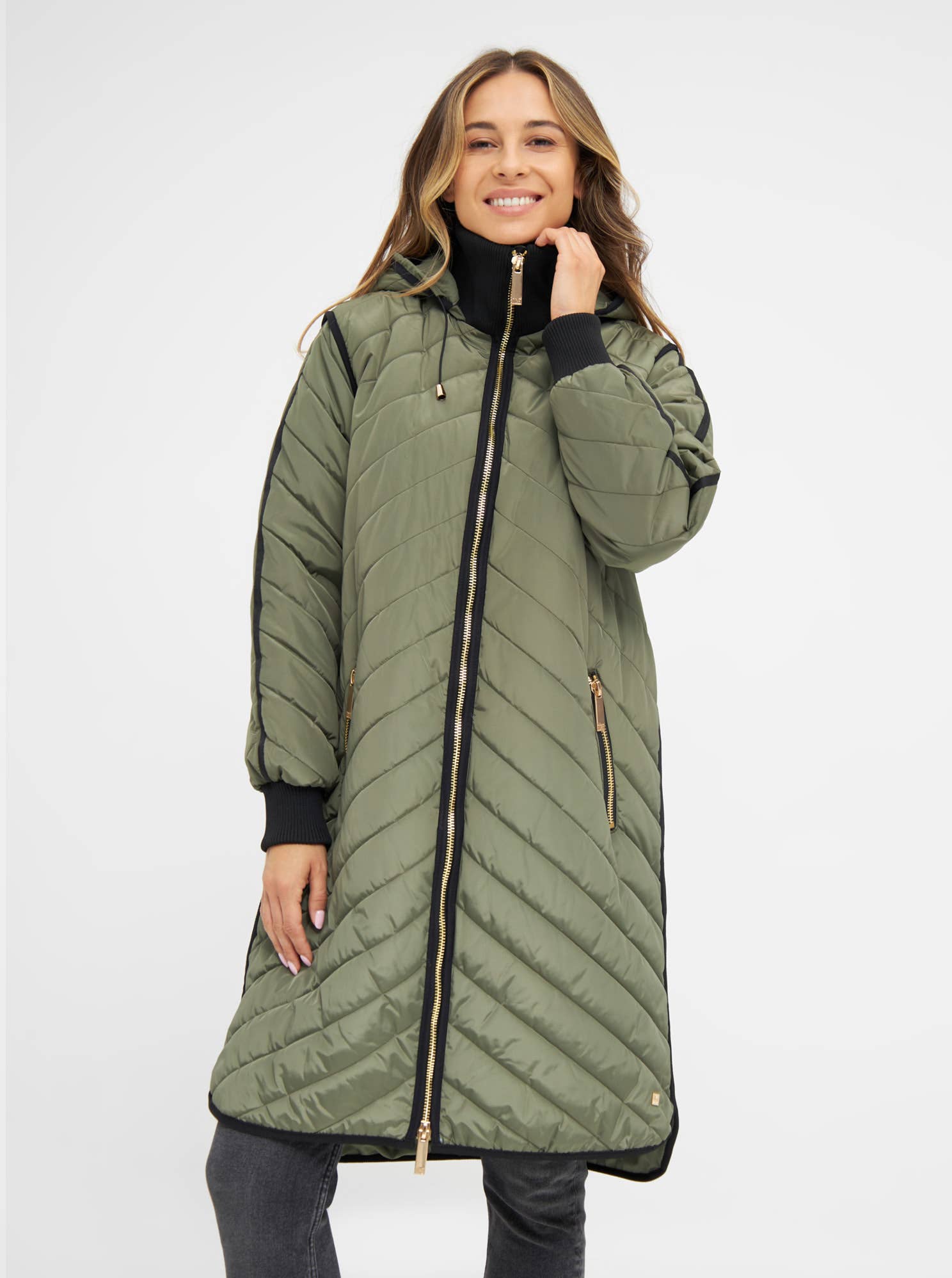 Ticket Woman - Wholesale Puffer Jacket - Women's - Julie Long jacket - Several colours6
