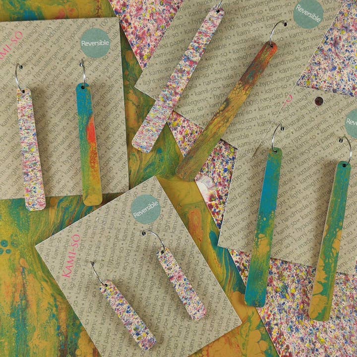 Pendientes reversibles de papel reciclado con forma de paleta, dorados, jade y moteados rojos/crema para venta al por mayor de Kami-so