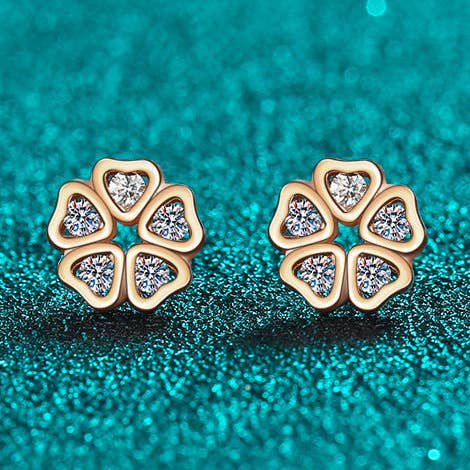 Brincos Moissanite Heart Flower em Prata de 1ª Lei 925 por atacado de Perimade & Co. LLC