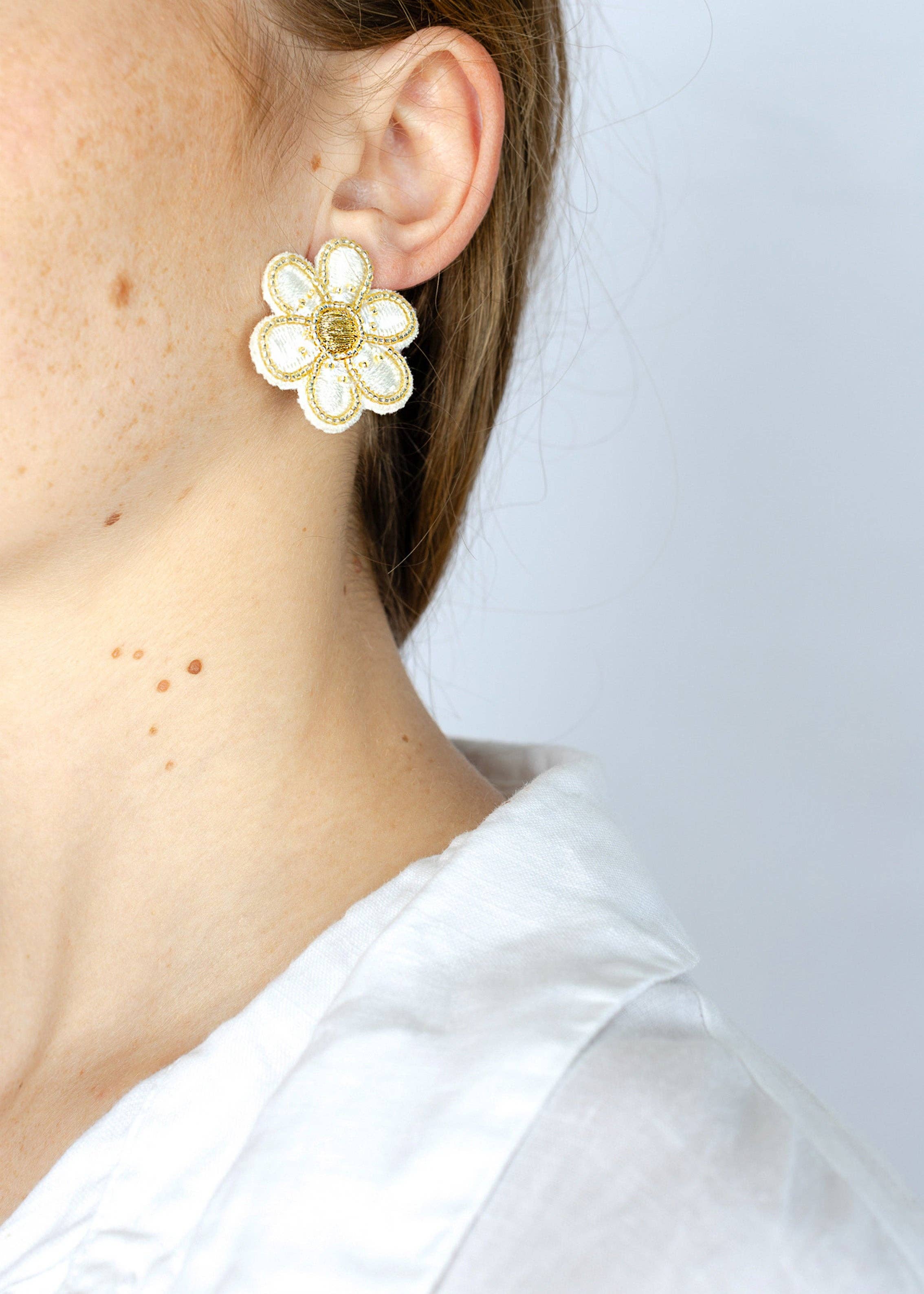 Aéle Paris - Wholesale Stud/Post Earrings - EARRINGS - DAISIE 1