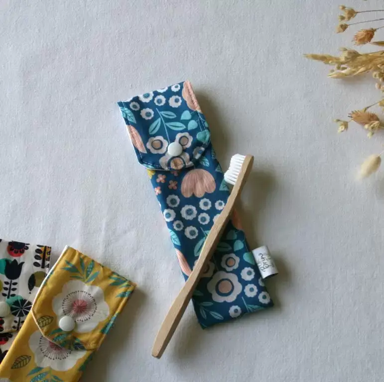 Un Brin de Fil – wholesale Toothbrush – Waterproof Organic Cotton Toothbrush Case7