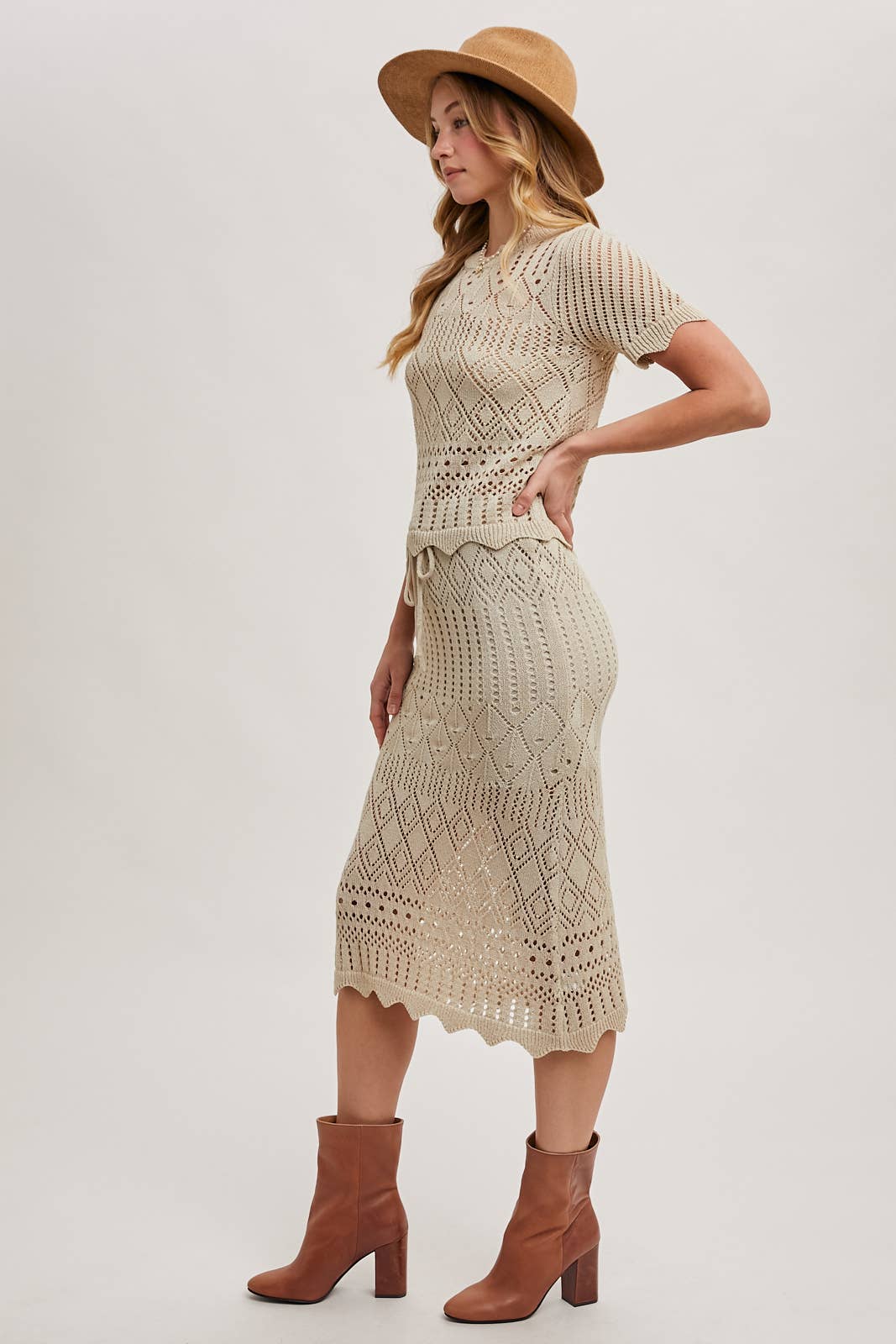 Bluivy – Großhandel Set aus Oberteil und Rock – Damen – GEHÄKELTES STRICKPULLOVER UND ROCK MIT WELLENSAUM-SET5