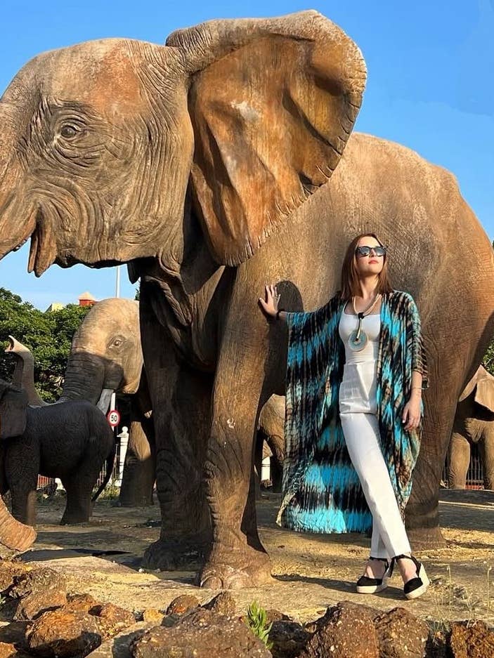 Long Tie-Dye Kimono in premium rayon, pack of 10 for wholesale by Kinomy