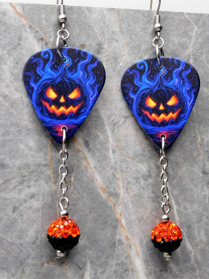 Pendientes de púa de guitarra con calabaza de Halloween y cuentas pavé para venta al por mayor de Simply Raevyn