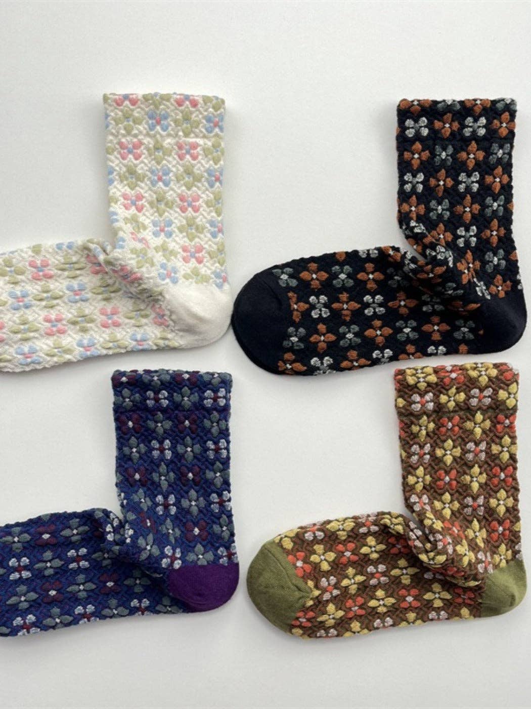 Funkyrel® Atzbranding Limited - Wholesale Socks - Women's - Rufia - Floral Embossed Retro Style Socks6