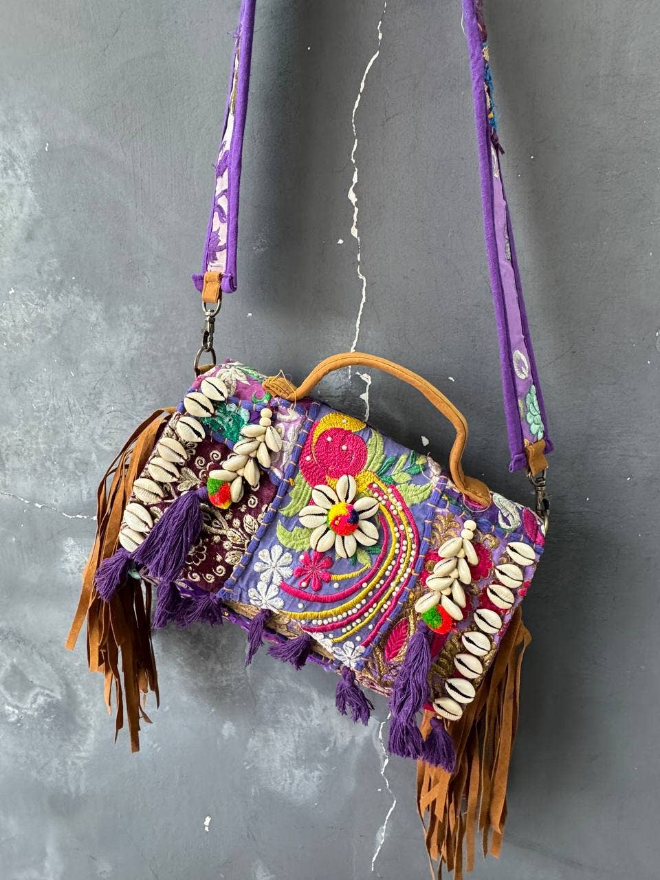 GYPSY STUDIO - Wholesale Shoulder Bag - Women's - Traditional Banjara Bags Banjara Bags Embroidery Work Bag 5