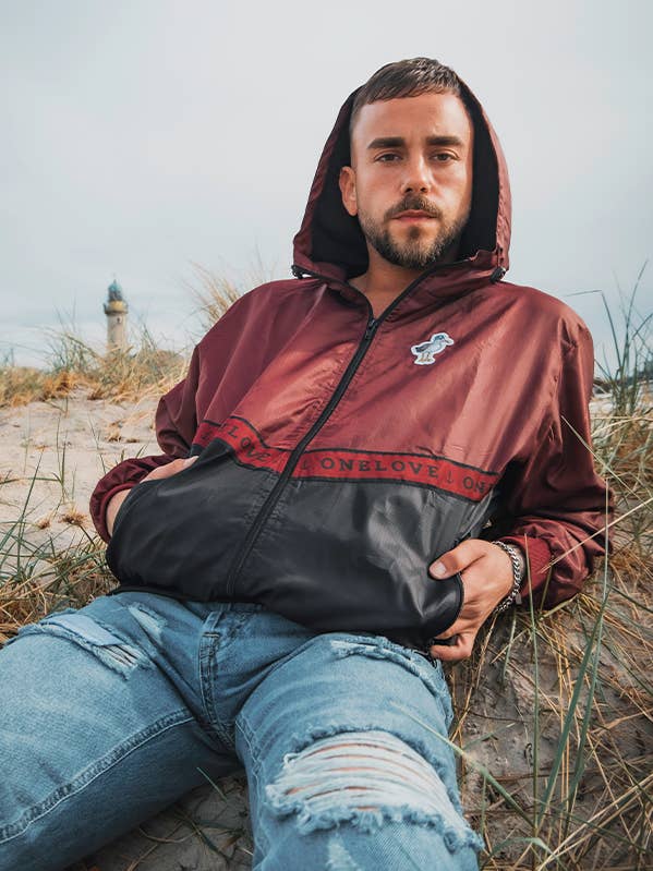 Unisex vindjacka i vinrött för wholesale av ONELOVE