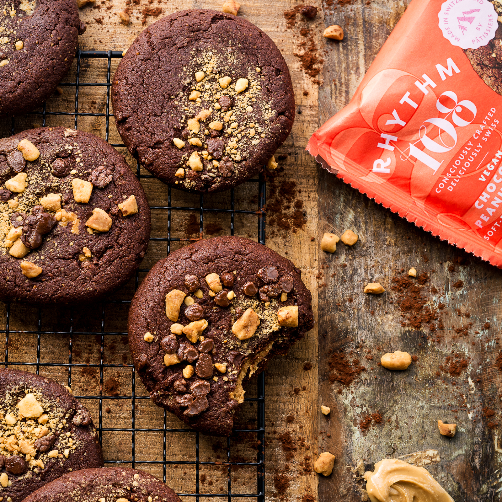 Rhythm108 – Großhandel Cookie – Veganer Schokoladen-Erdnussbutter-Keks mit weichem Kern, 50 g3