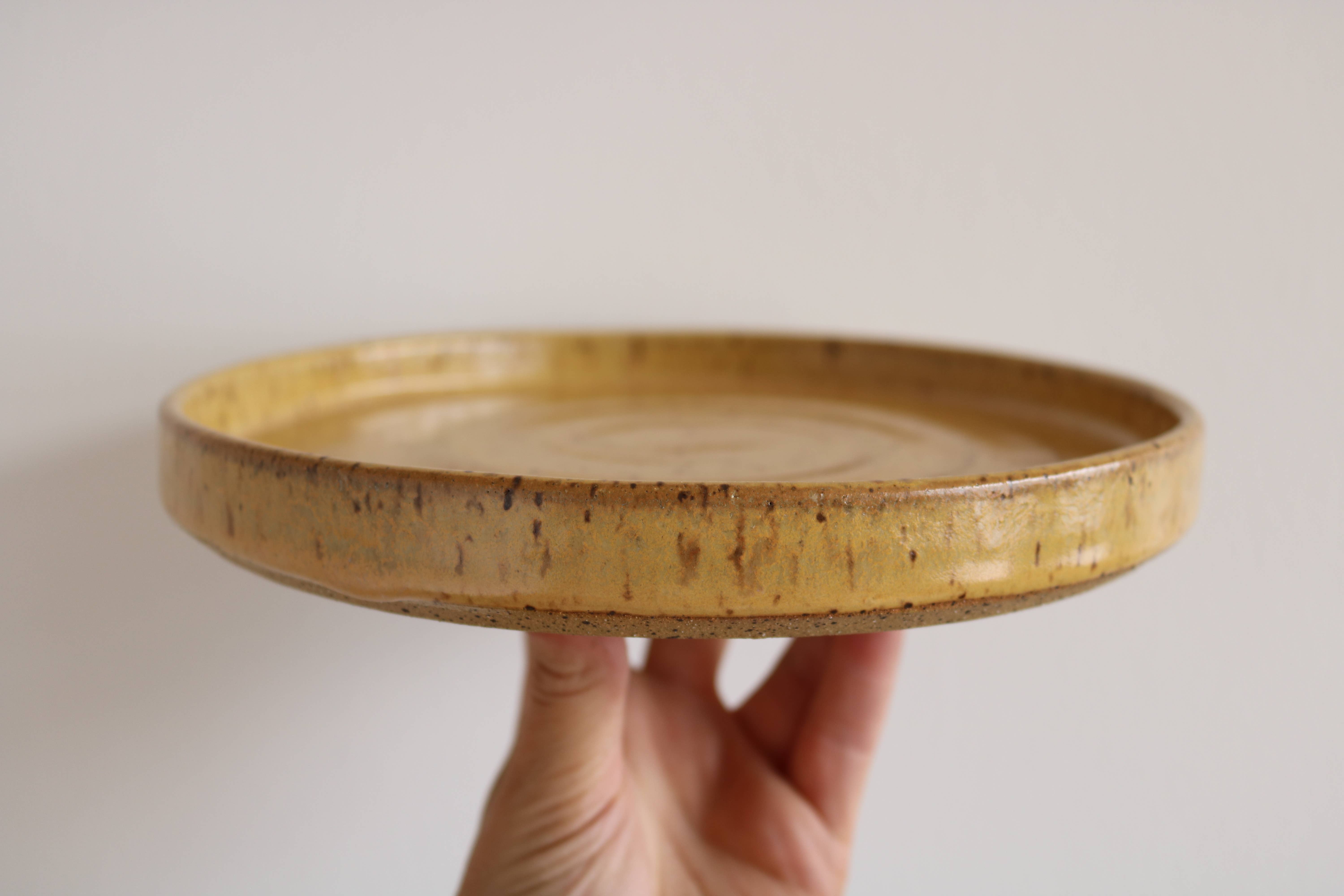 KJ Pottery – Großhandel Essteller – Teller und Ramen-Schale aus handgefertigtem rotem Irdenware-Ton3