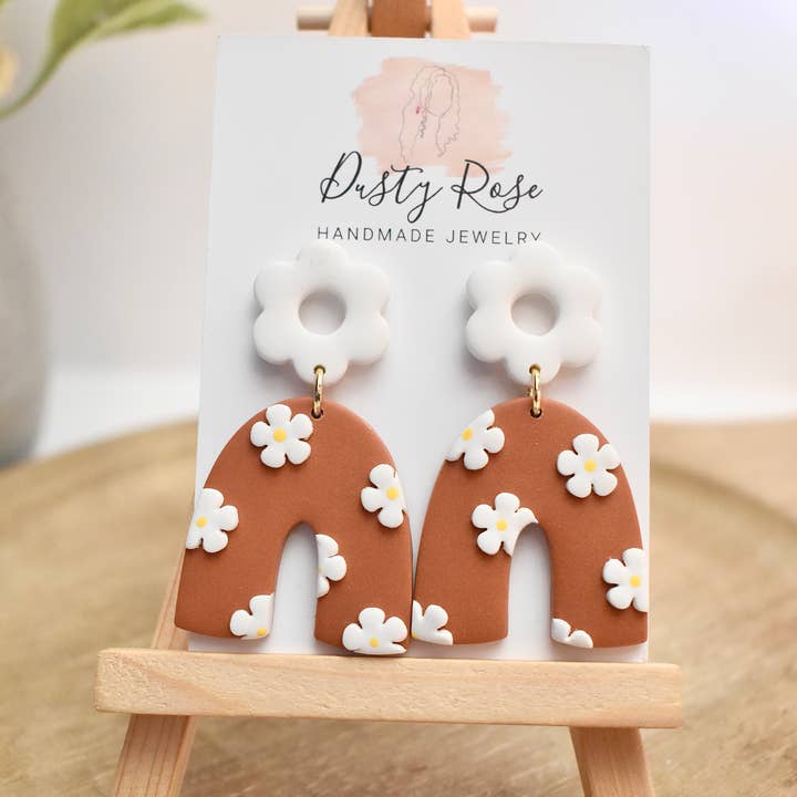 Dusty Rose Creations – Brincos de argola por atacado – Ângulos em Arco Flor Groovy2