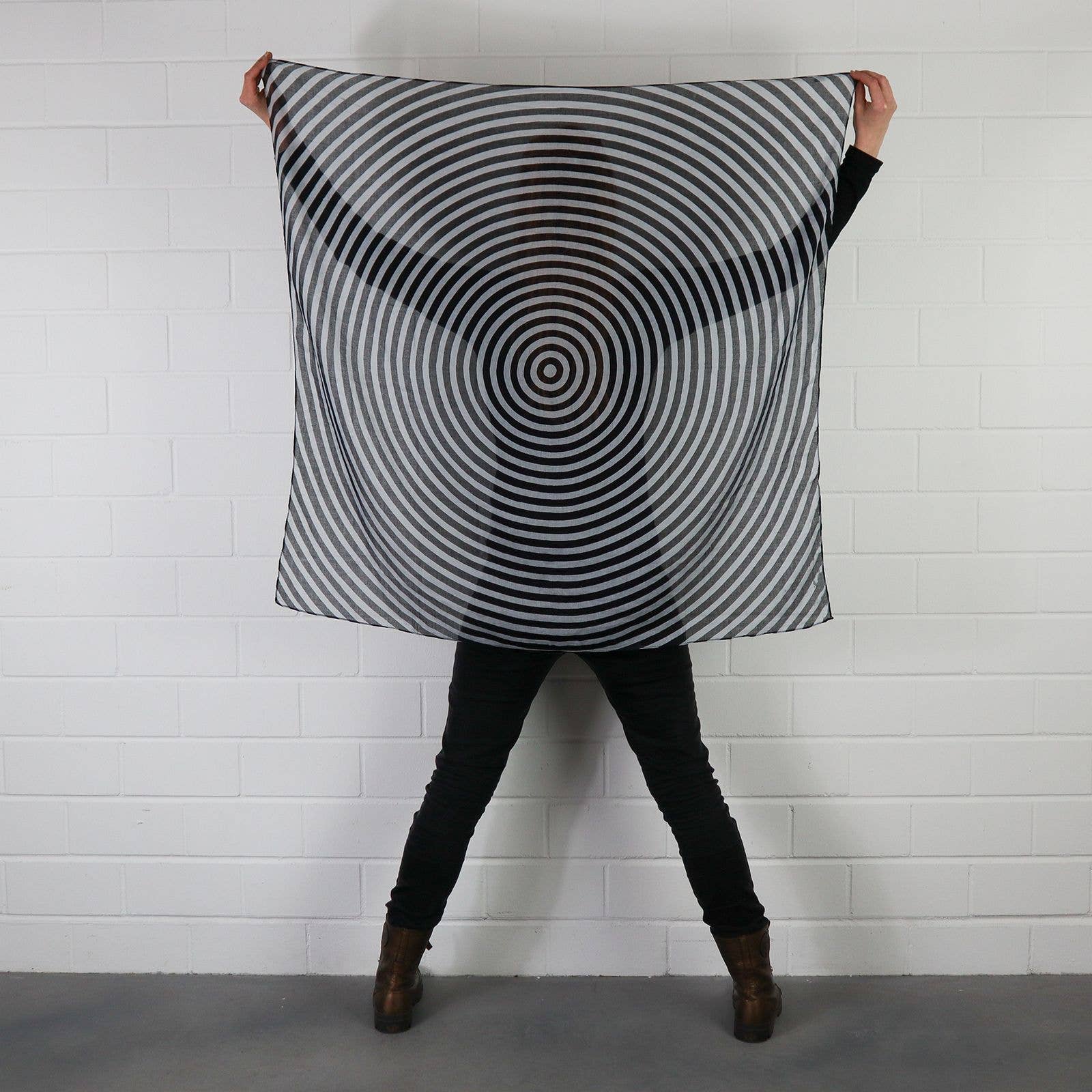 Tribal Trade GmbH – Großhandel Schal – Unisex – Baumwolltuch Ringe grau quadratisches Tuch8