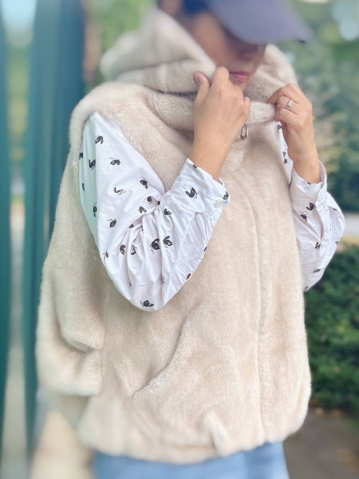 Ellison+Young - Vente Veste sans manches – femme - Gilet à capuche en fausse fourrure de vison au toucher réel4