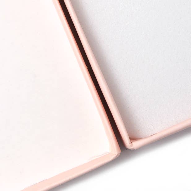 Inca UK - Vente Coffrets cadeaux - Boîte à collier/bracelet. 9x9x2cm. Coffret cadeau rose pâle2