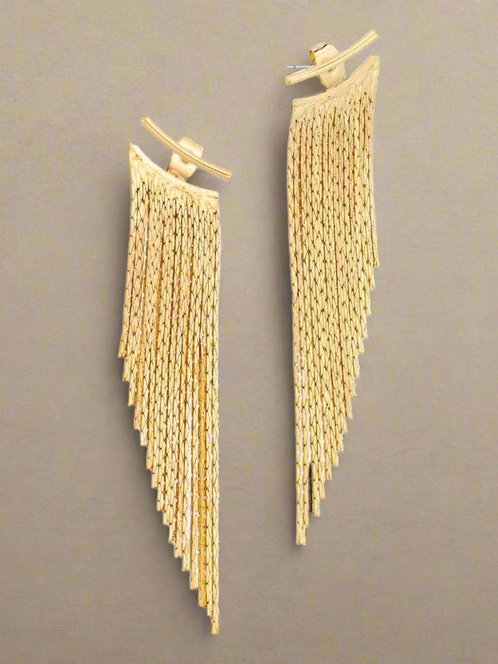 Orecchini drappeggiati con catena a goccia, con nappine per la vendita all'ingrosso da parte di My Girl in LA