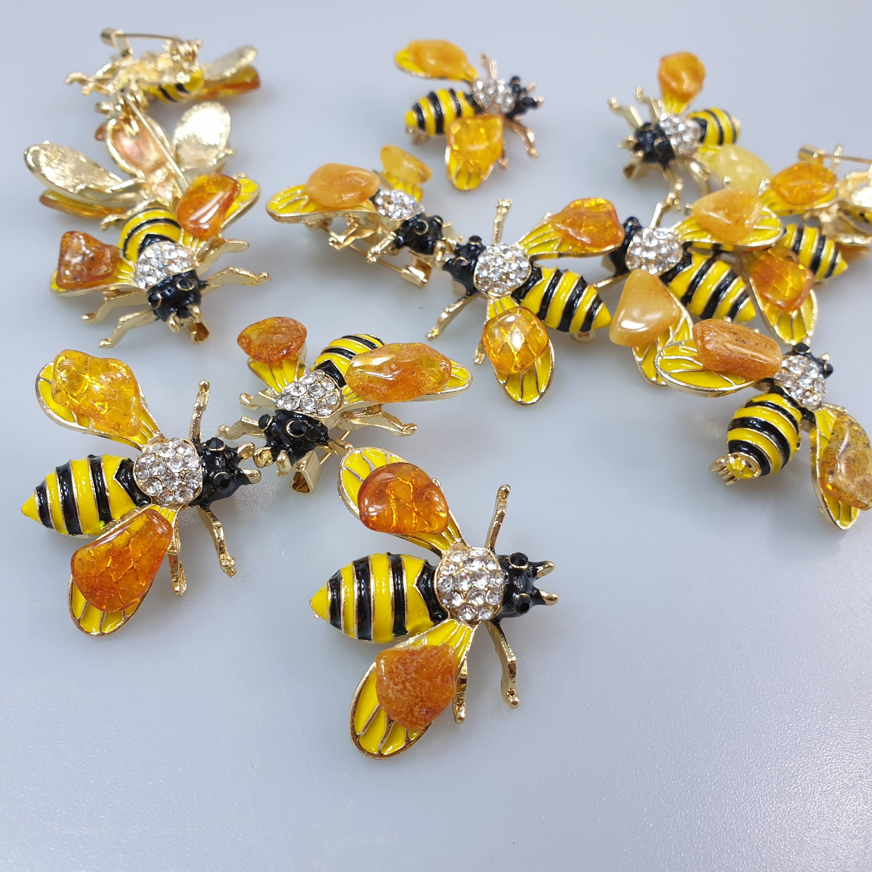 AmberLithuania - Vendita all'ingrosso Spille - Spilla ape in ambra9