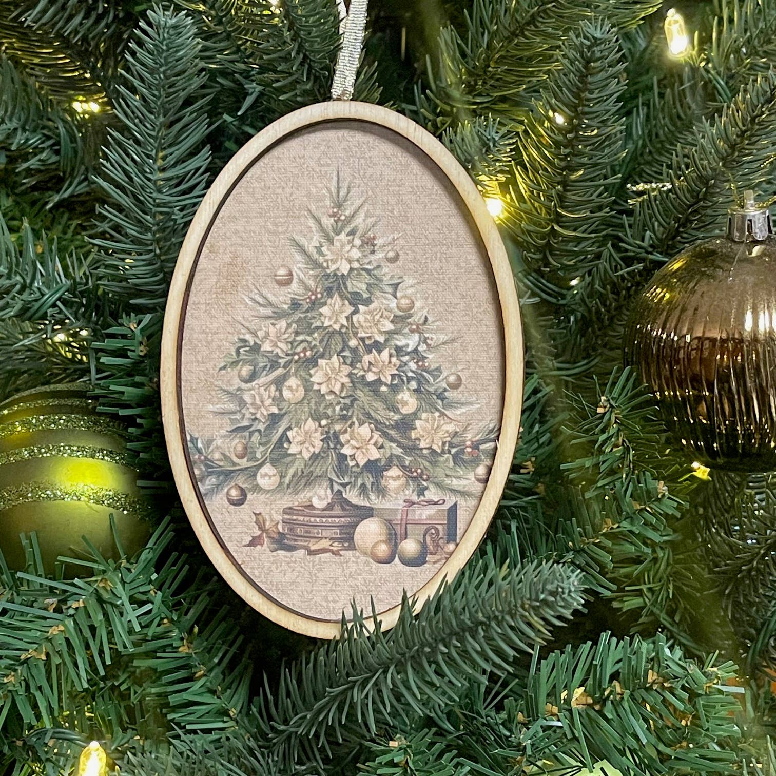 LAND OF COTTON - Wholesale Ornament - Victorian Christmas Tree Oval Ornament 1