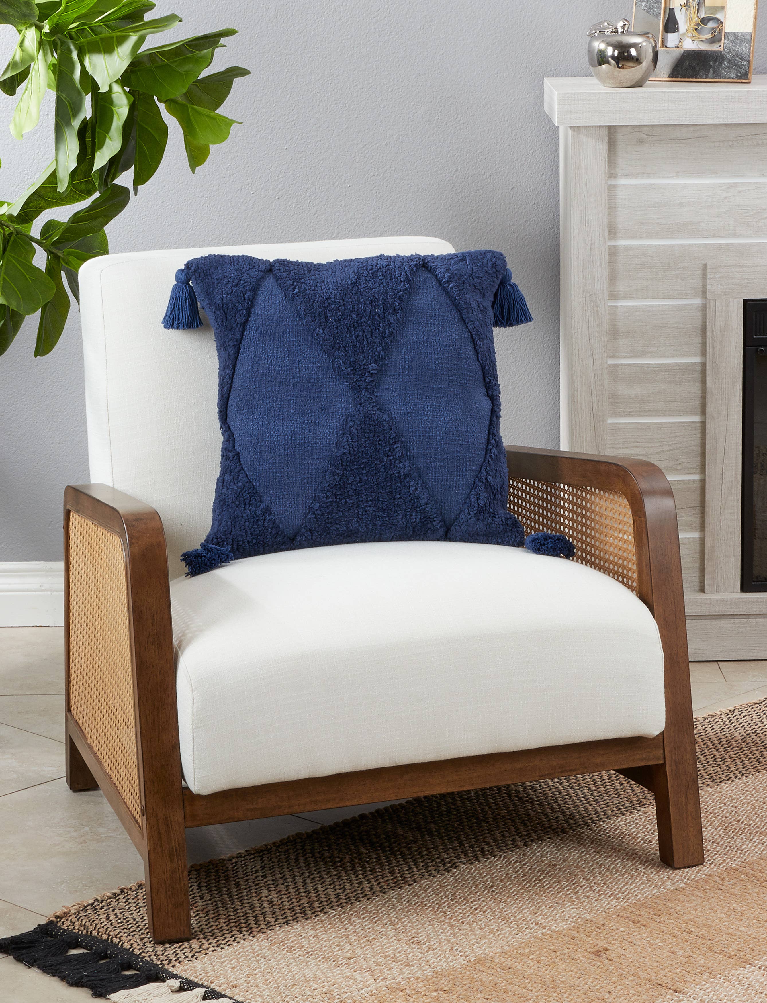 Saro Lifestyle - Wholesale Throw/Decorative Pillow - Tufted Diamond Throw Pillow With Tassels2