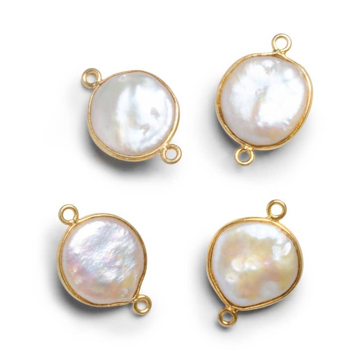 Connettore con Perla Bianca a Moneta con Castone in Vermeil da 12mm 1 Perla per la vendita all'ingrosso da parte di The Bead Traders