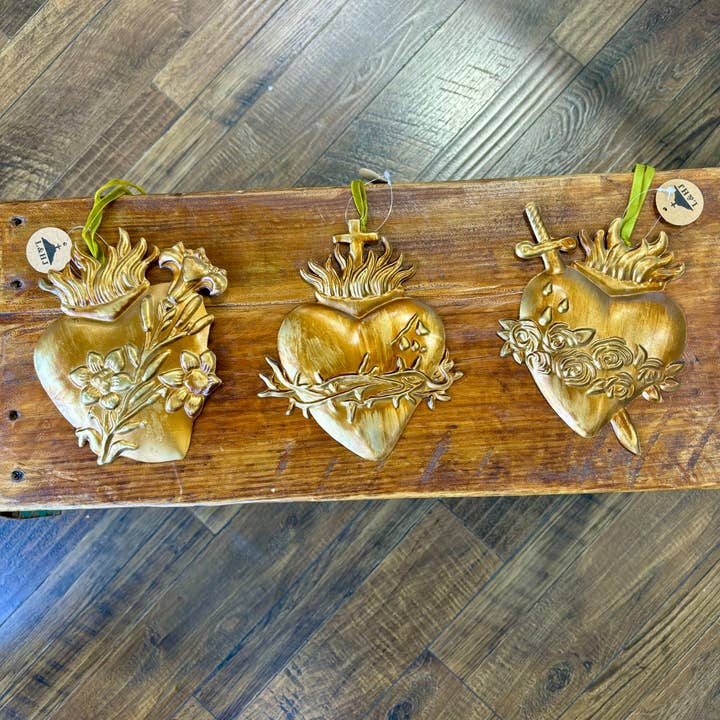 Love and Honor Jesus LLC - Wholesale Ornament Set - Hearts Of The Holy Family Ornament Set1