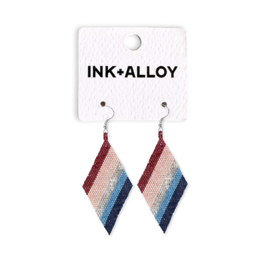 INK + ALLOY - Vendita all'ingrosso Orecchini pendenti - Orecchini a perline con strisce diagonali uniformi Frida Copenhagen all'ingrosso1