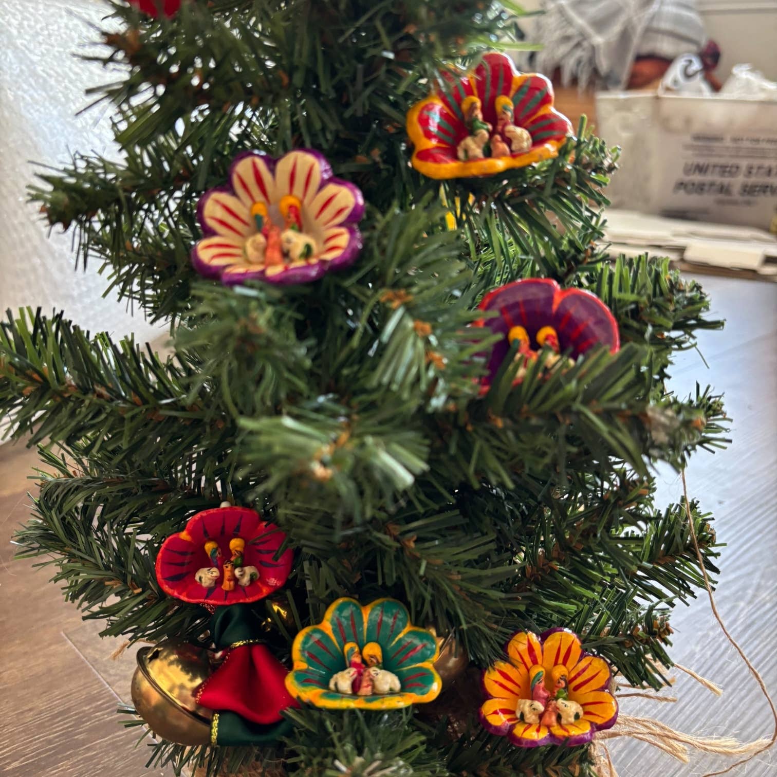 Zoe Artcrafts Corp. - Vendita all'ingrosso Decorazione - Presepe in Fiore Decorazione Natalizia da Interno Perù8