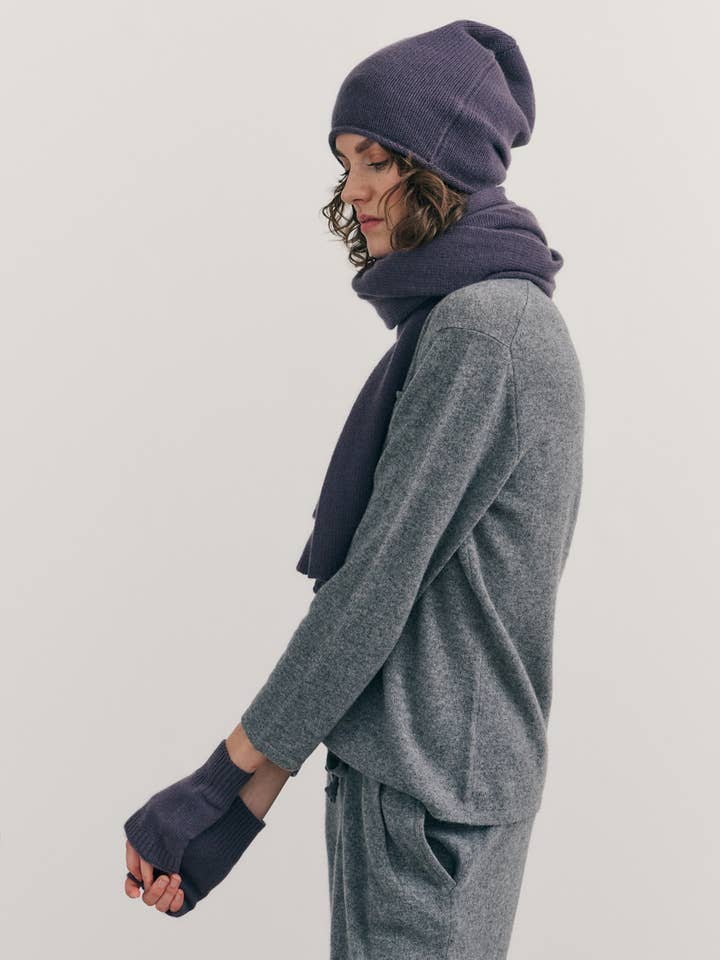 Sjaal van kasjmier in één - Aubergine voor wholesale door CASHMERISM