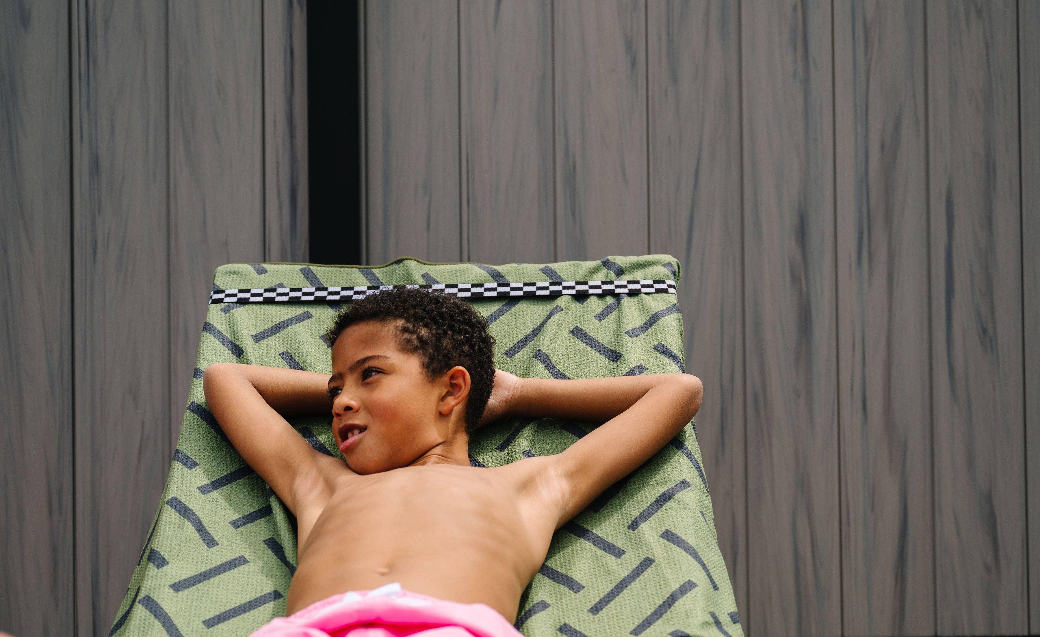 Crae.Home - Wholesale Beach Towel - Lounge Chair Pool Towel Band10