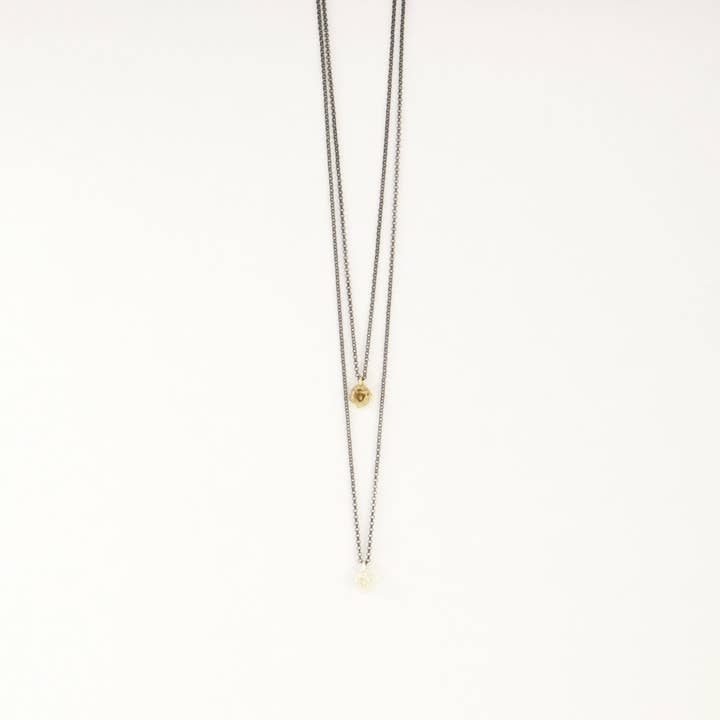 Collana a grappolo SOLO Barnacle CORAL per la vendita all'ingrosso da parte di Grace Gow