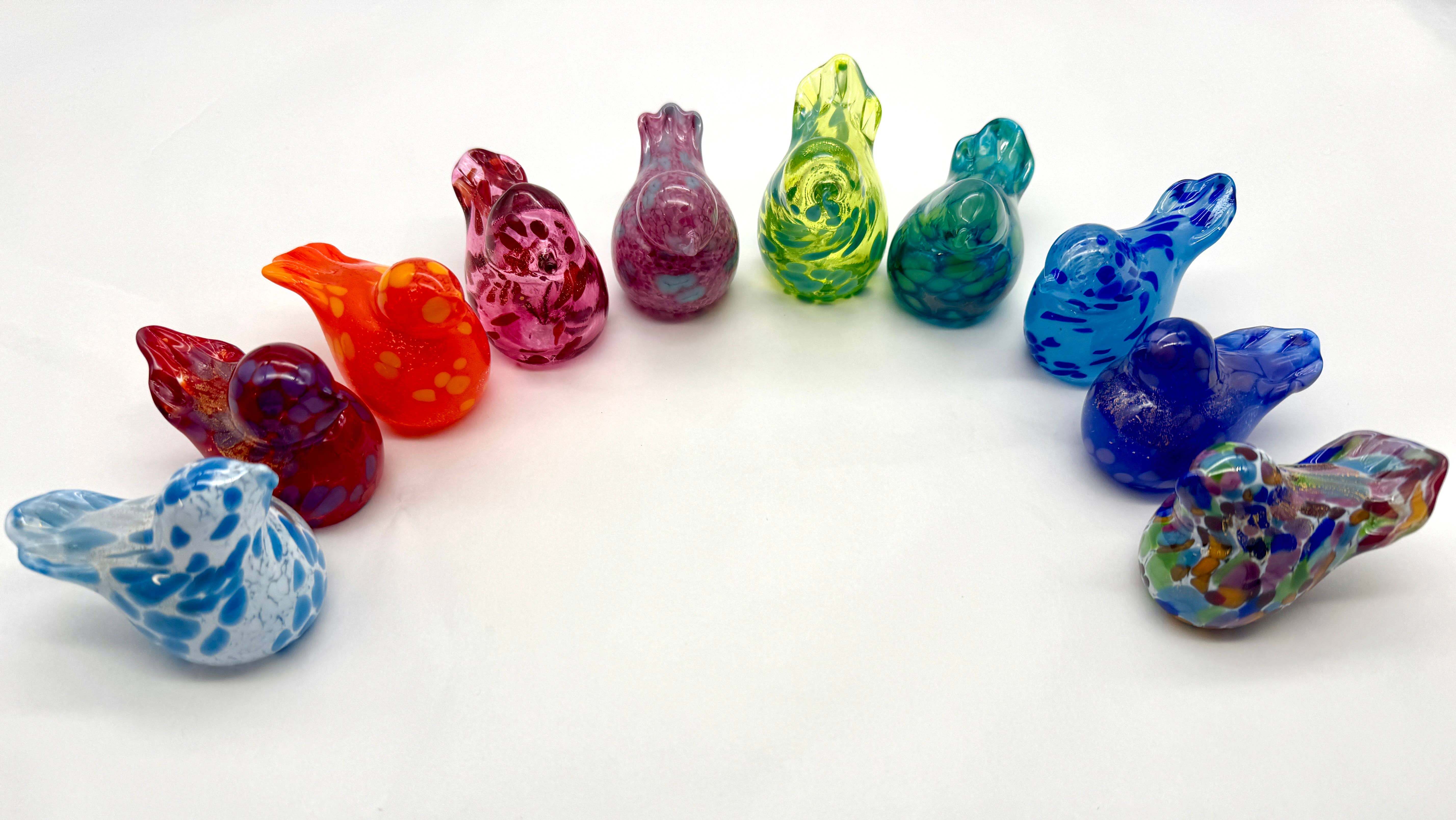 Alice Sturzinger LLC - Venta al por mayor Figura decorativa - Figurita de Cristal Soplado Pajarito de Inspiración -12 Opciones de Color0