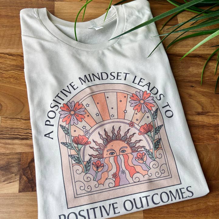 T-shirt Positive Graphic pour la vente par Willow Poppy