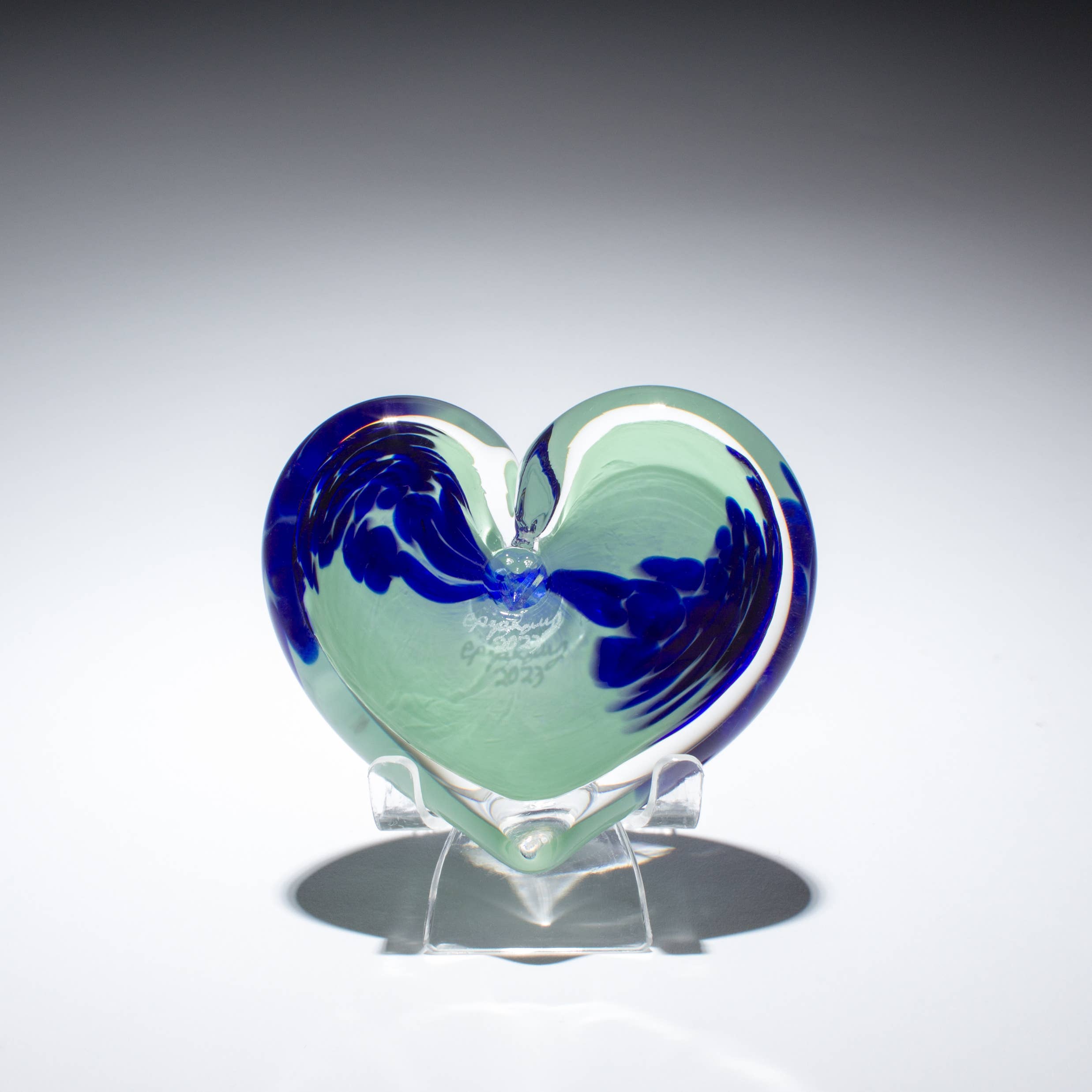 epiphany studios – wholesale Paper weight – Heart Paperweight - Pixie Stardust1