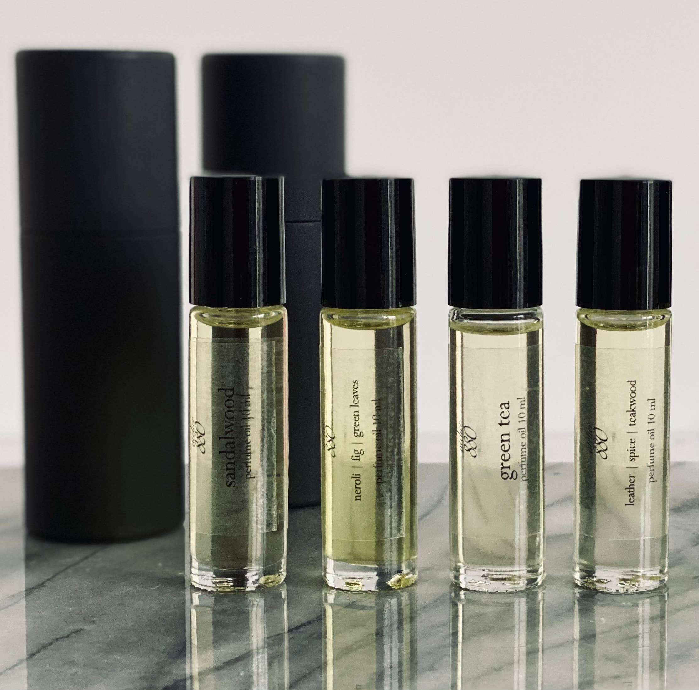 Atelier 880 - Wholesale Roll-On Fragrance - Perfume Oil 10 ml Rollerball / Private Label / Custom Scents