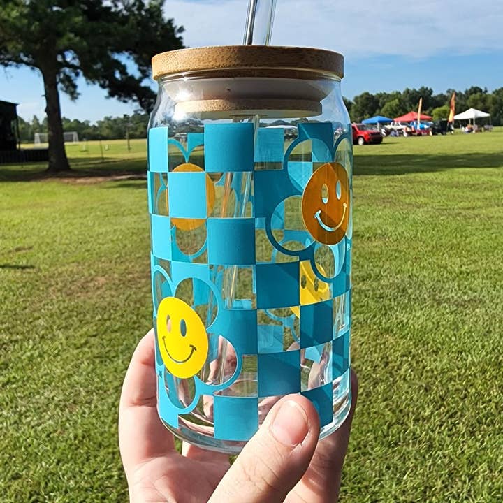 Tasse en verre à carreaux Smile Flower pour la vente par Happy Little Star Shop