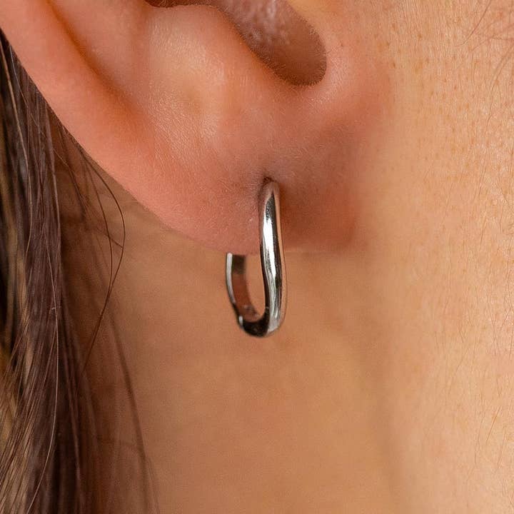 Essential Huggies Silver for wholesale by ALCO Jewelry