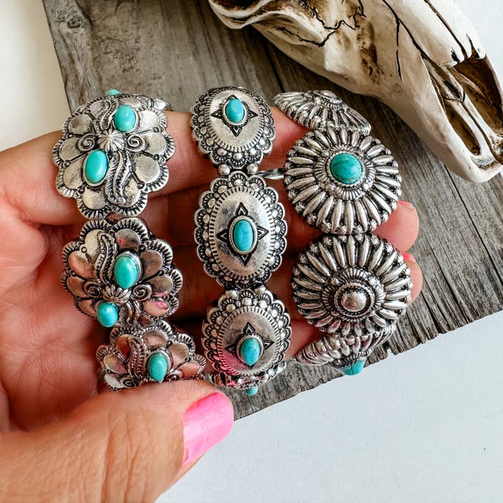Boho Ranch Shop - Wholesale Charm/Dangle Bracelet - Western Burnish SIlver Concho Stretch Bracelet