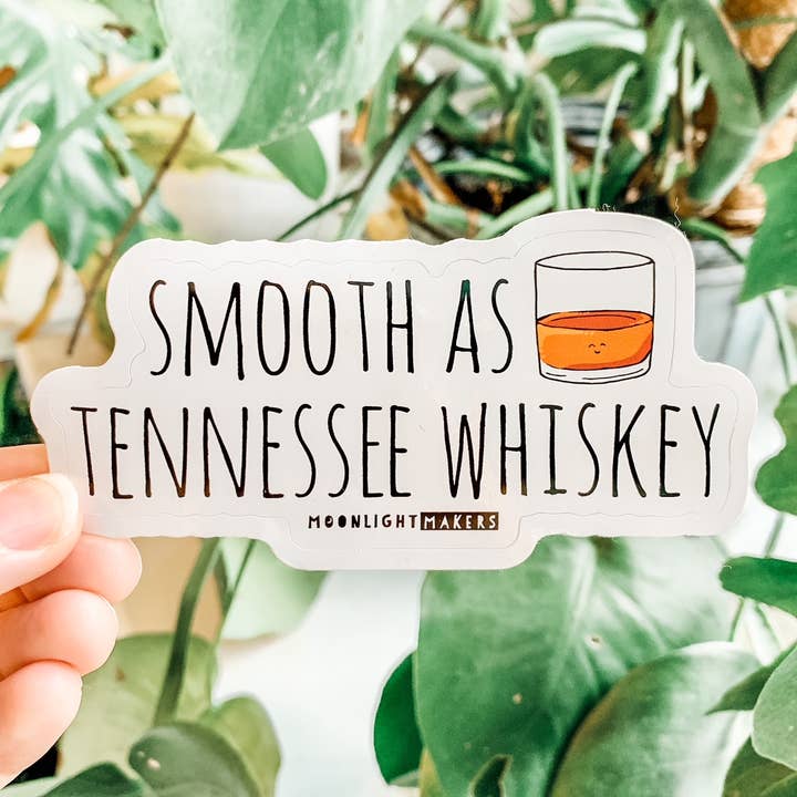 Aussi doux que le whisky du Tennessee - Autocollants pour la vente par Moonlight Makers